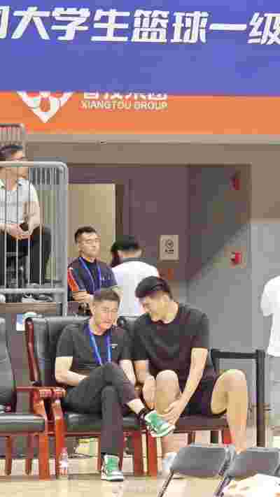 尼克斯逆转篮网，兰多夫砍下20分