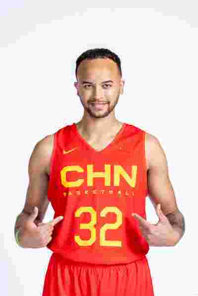 骑士大胜黄蜂，继续保持不败之地
