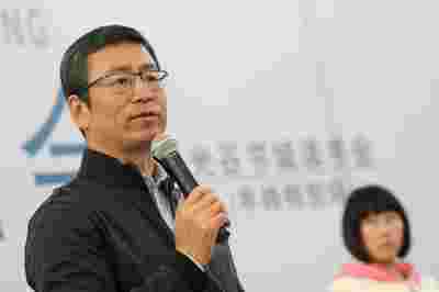 西甲赛季中期总结，豪门球队表现分析