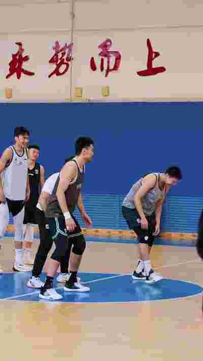 尼克斯主场迎战公牛，力争季后赛资格