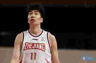 勇士队逆转战胜湖人，库里表现神勇