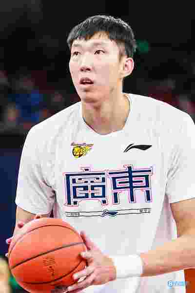 CBA常规赛MVP候选人，谁将最终获奖？