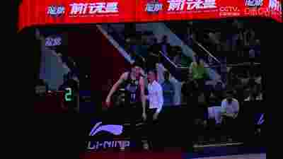 热火主场迎战公牛，双方火花四射