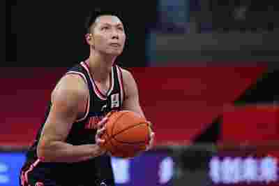 CBA近十年的常规赛MVP：易建联三次 丁彦雨航&王哲林各两次